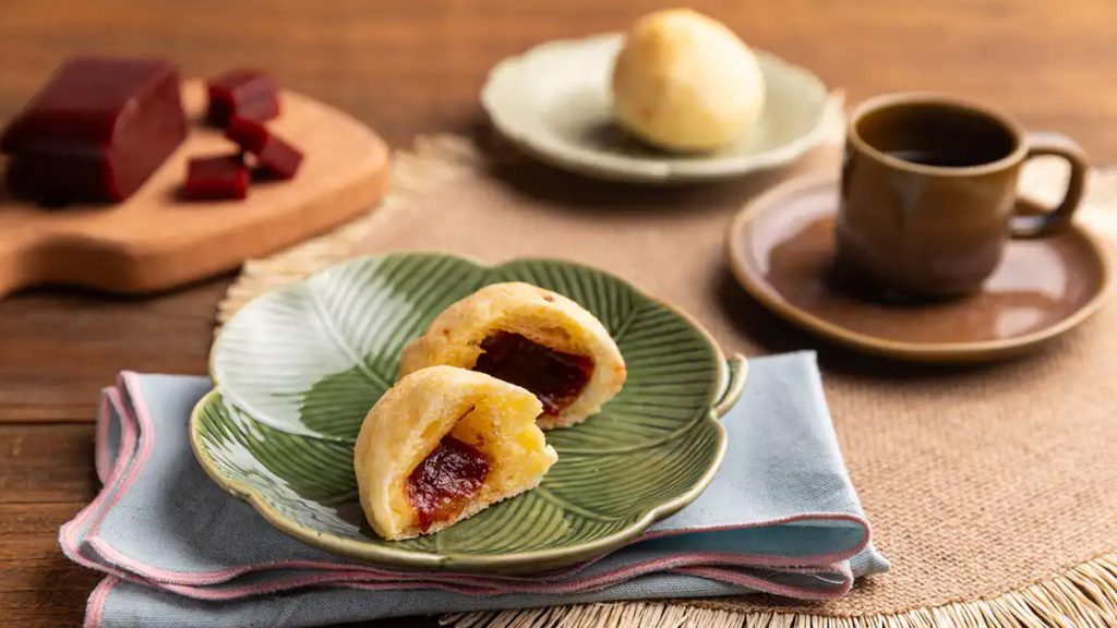 Você Nunca Imaginou Que Pão de Queijo com Goiabada Fosse TÃO Bom!