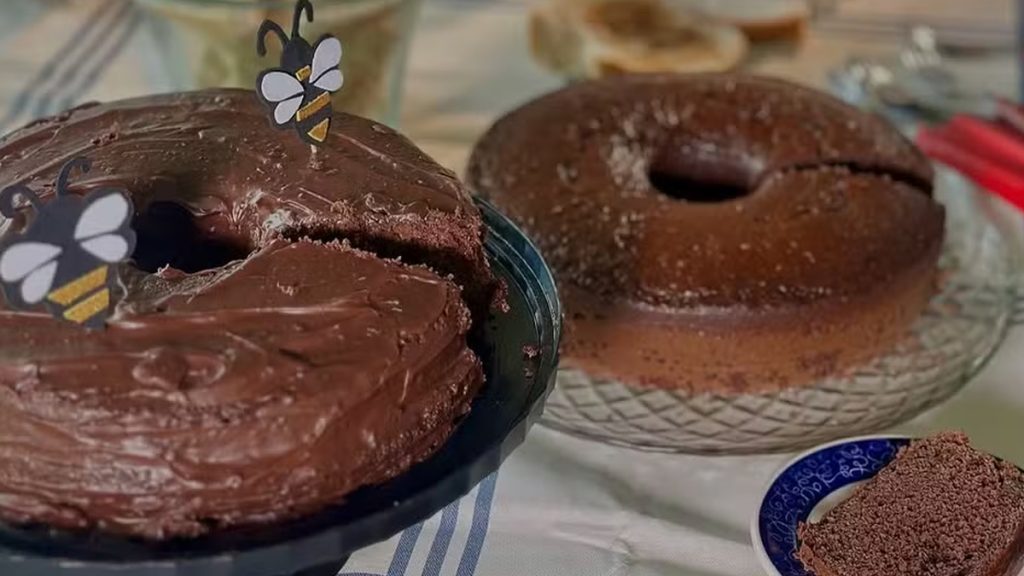 Você Nunca Mais Vai Comprar Bolo Pronto Depois Dessa Receita de Mel!