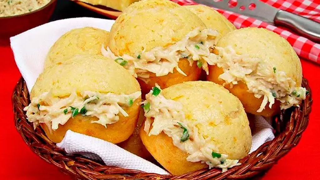 Pão de Queijo Delicioso Atraente Recheio de Frango